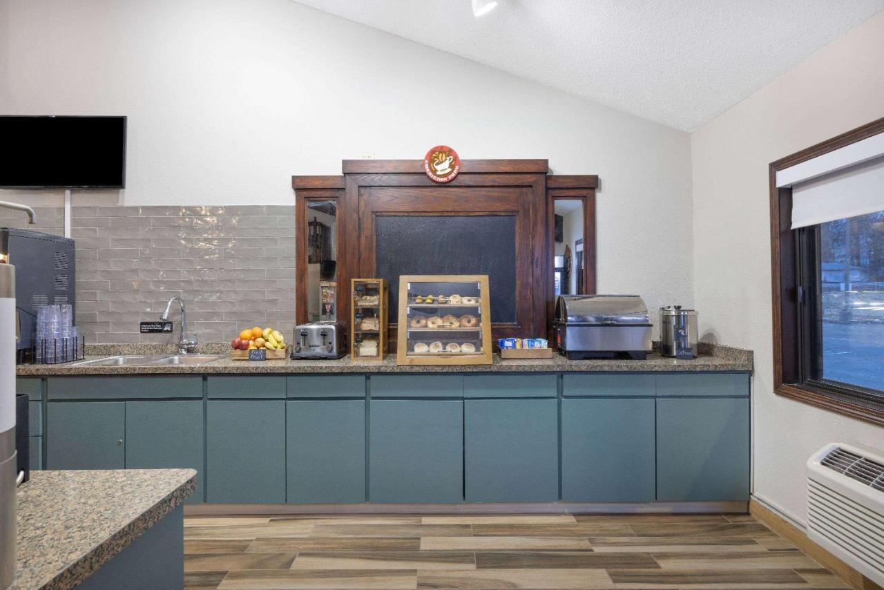 Americinn By Wyndham Duluth South Proctor Black Woods Event Ctr Eksteriør billede